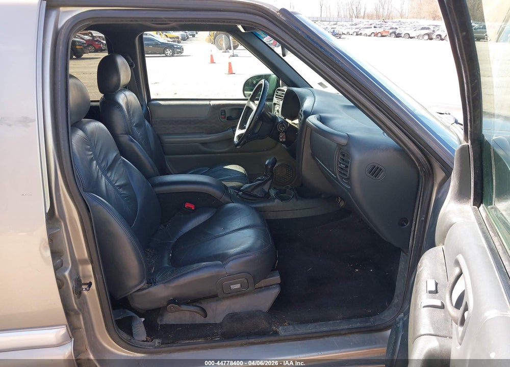 2000 GMC JIMMY SLT VIN: 1GKDT13W0Y2342938