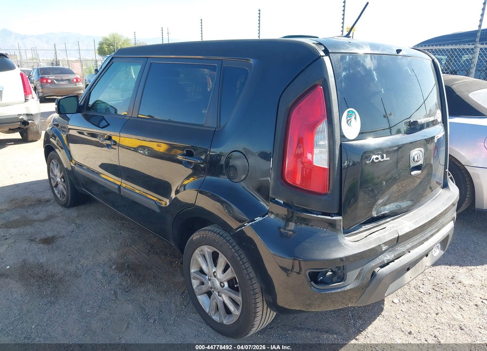 2013 KIA SOUL + VIN: KNDJT2A62D7530607