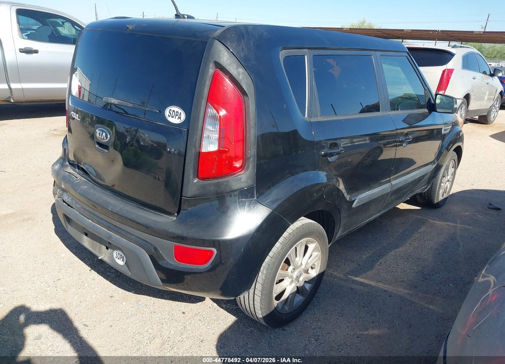 2013 KIA SOUL + VIN: KNDJT2A62D7530607