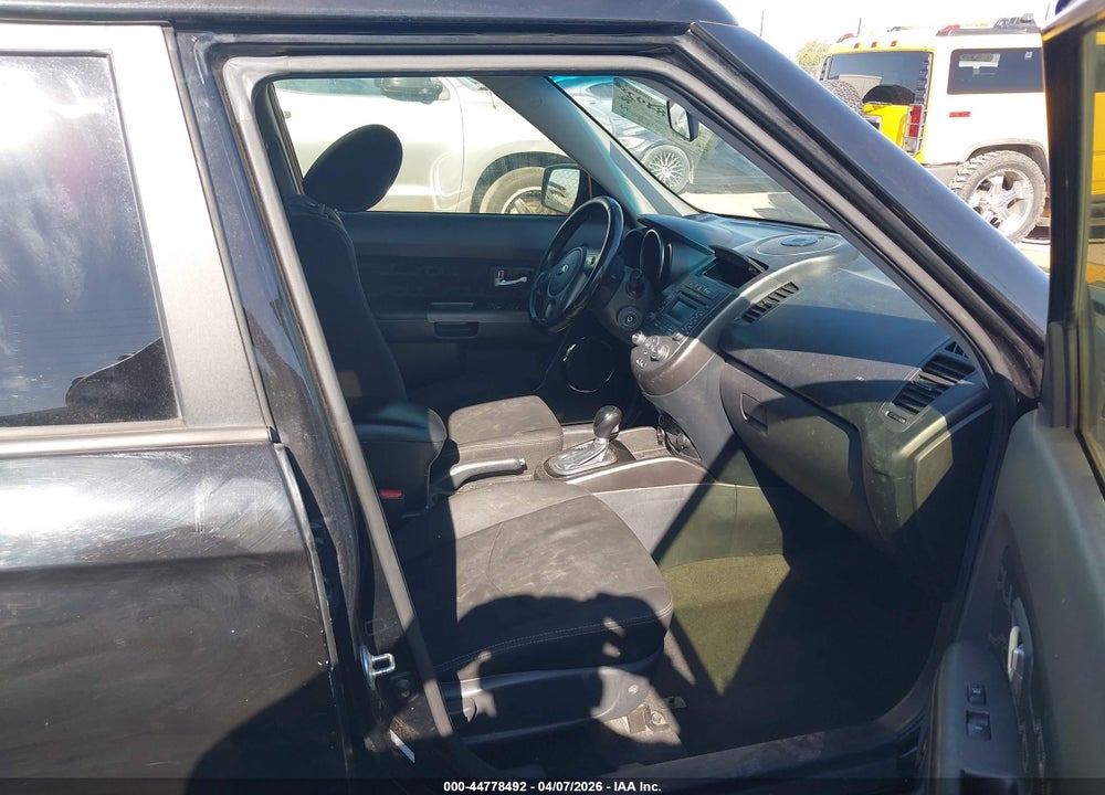 2013 KIA SOUL + VIN: KNDJT2A62D7530607