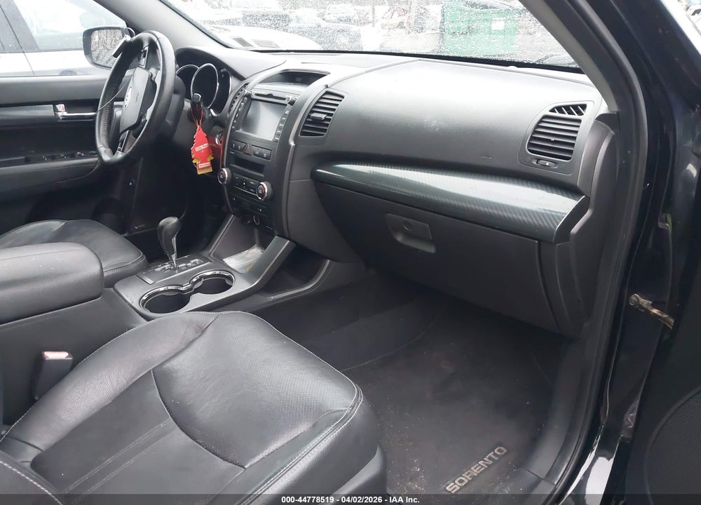 2011 KIA SORENTO SX V6 VIN: 5XYKWDA21BG131921