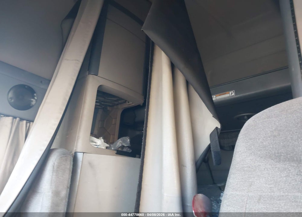 2016 FREIGHTLINER CASCADIA 125 VIN: 3AKJGLDRXGSGX0884