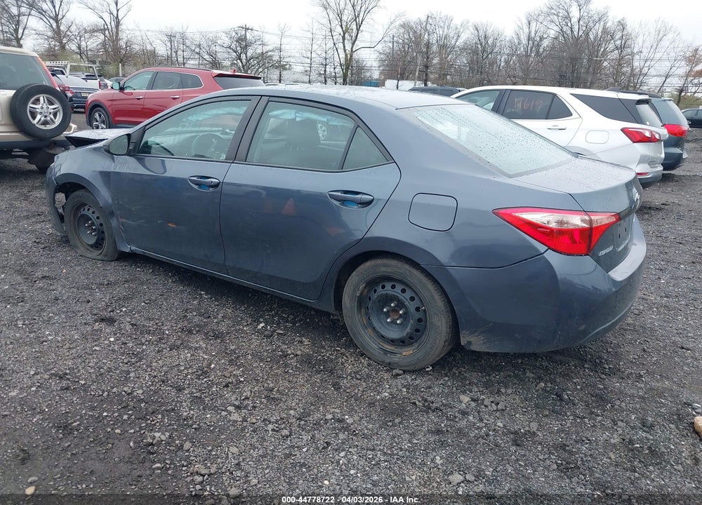 2018 TOYOTA COROLLA LE VIN: 2T1BURHE8JC122730
