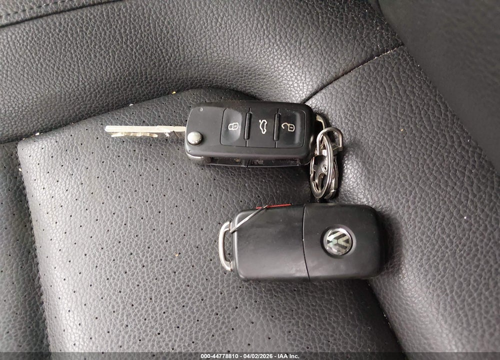 2016 VOLKSWAGEN TIGUAN SE VIN: WVGBV7AX5GW608677