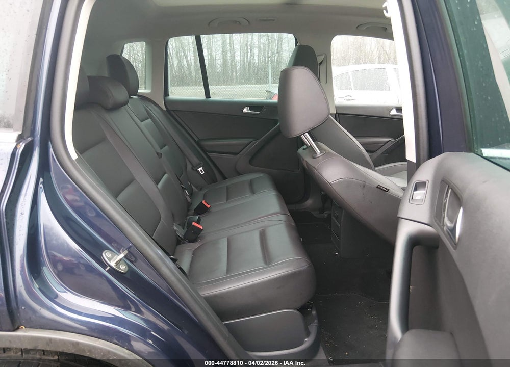 2016 VOLKSWAGEN TIGUAN SE VIN: WVGBV7AX5GW608677