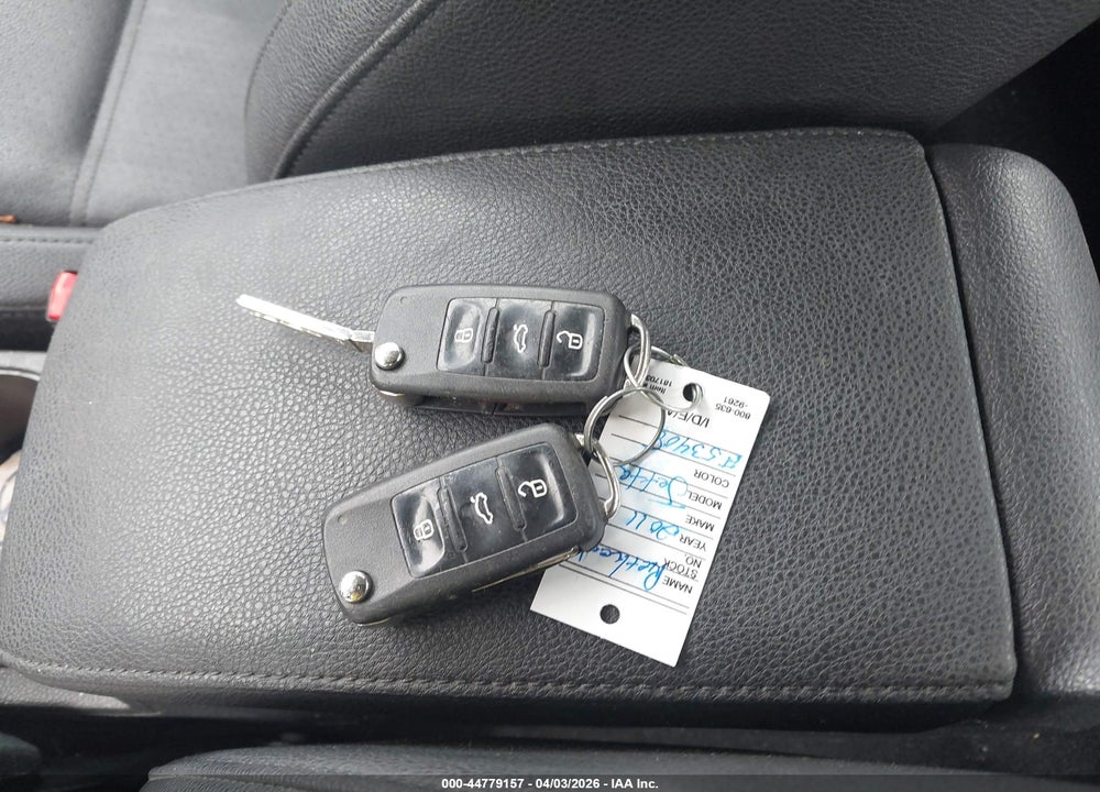 2011 VOLKSWAGEN JETTA 2.5L SE VIN: 3VWDZ7AJ9BM359187