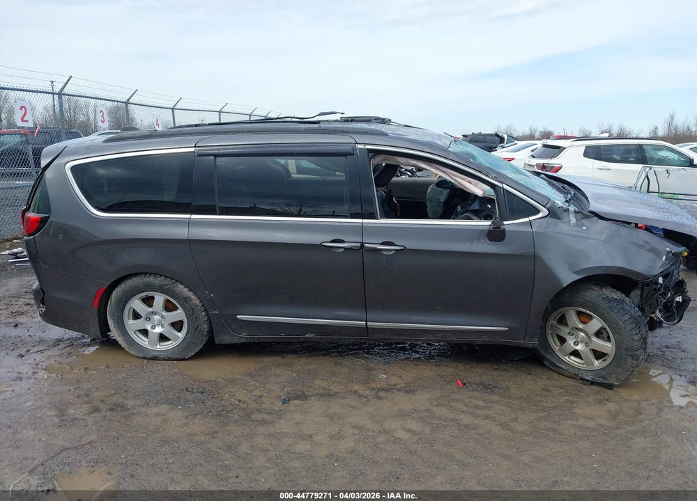 2017 CHRYSLER PACIFICA TOURING-L VIN: 2C4RC1BG7HR661508