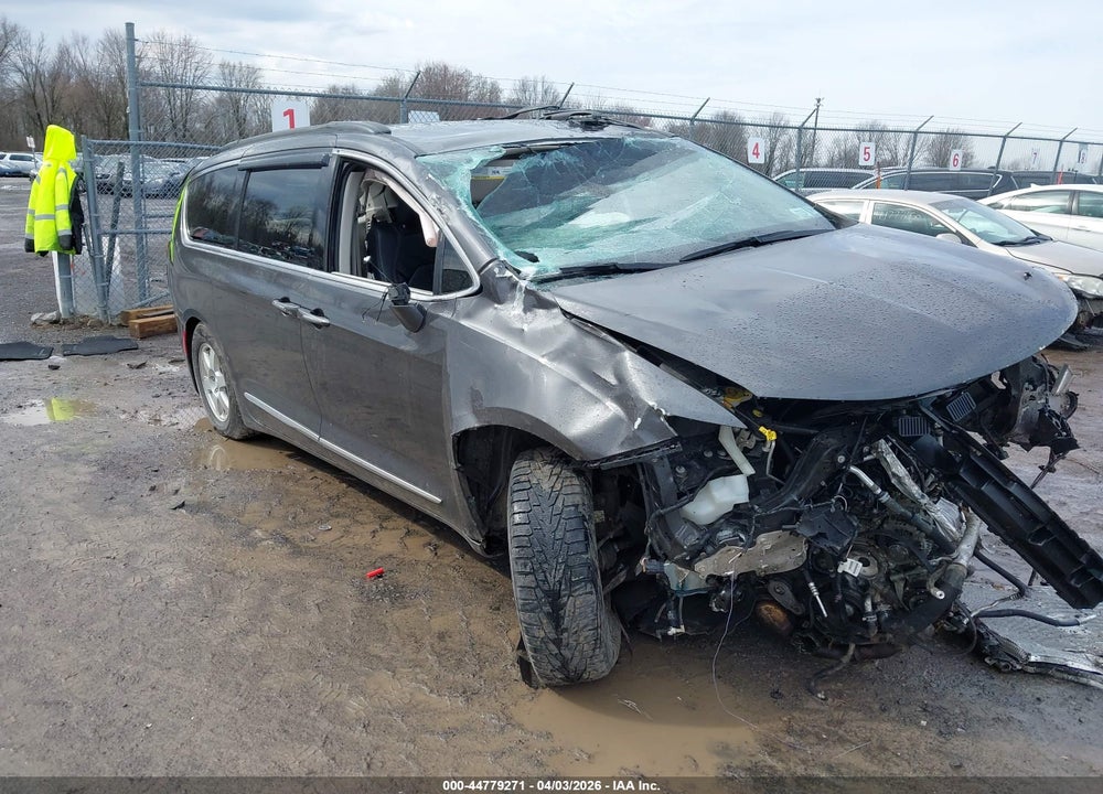 2017 CHRYSLER PACIFICA TOURING-L VIN: 2C4RC1BG7HR661508