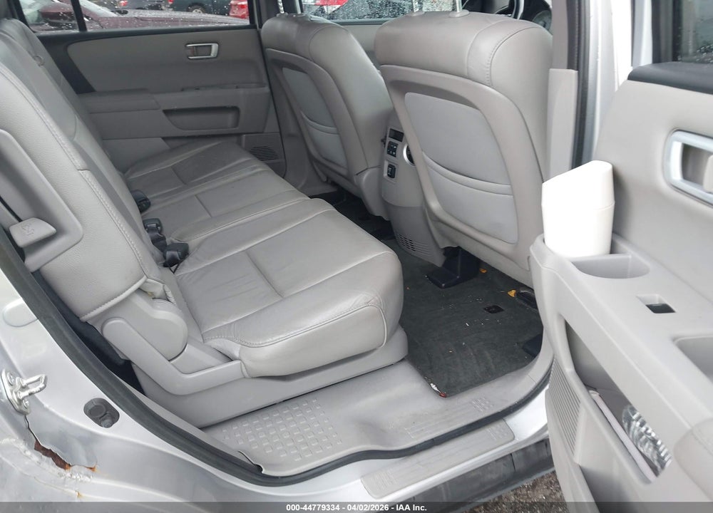 2015 HONDA PILOT EX-L VIN: 5FNYF3H51FB029908