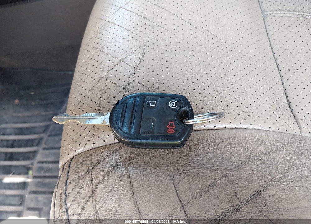 2011 FORD F-350 LARIAT VIN: 1FT8W3BT0BEC89686