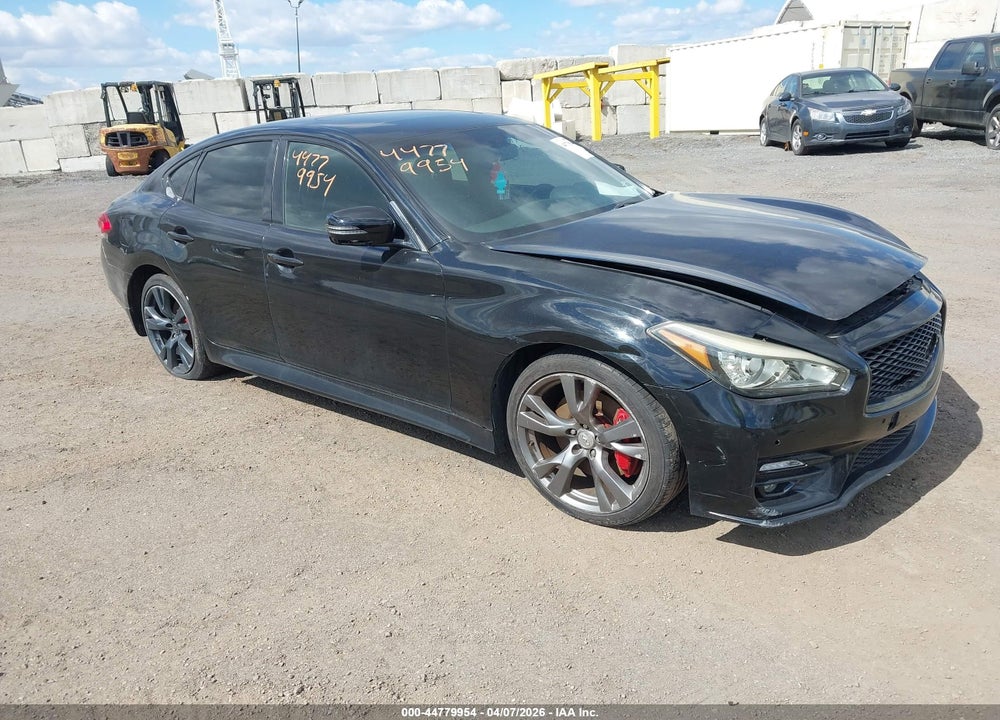 2011 INFINITI M56 VIN: JN1AY1AP8BM520220