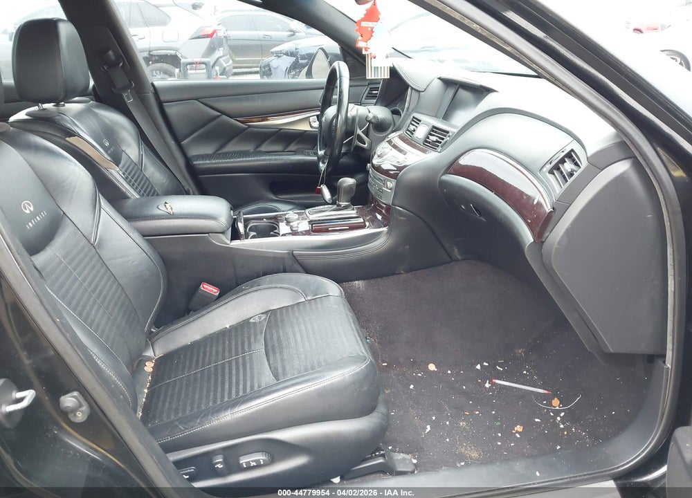 2011 INFINITI M56 VIN: JN1AY1AP8BM520220