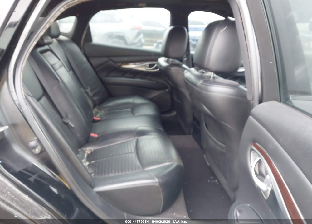 2011 INFINITI M56 VIN: JN1AY1AP8BM520220