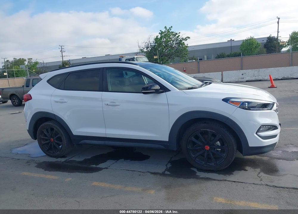 2017 HYUNDAI TUCSON NIGHT VIN: KM8J33A27HU543486