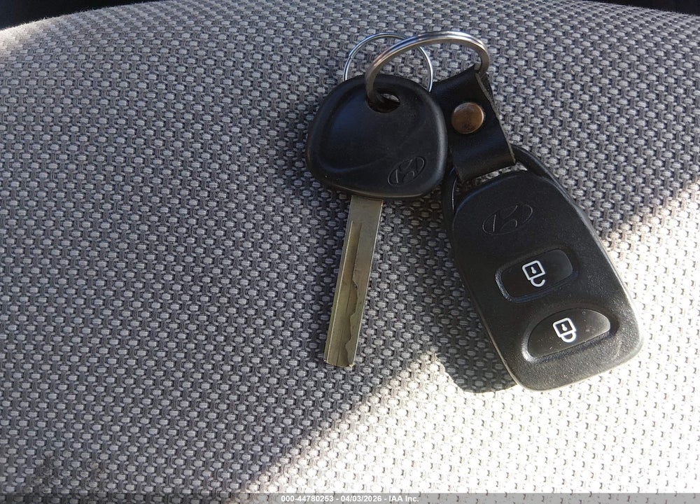 2013 HYUNDAI ACCENT GLS VIN: KMHCT4AE6DU294553
