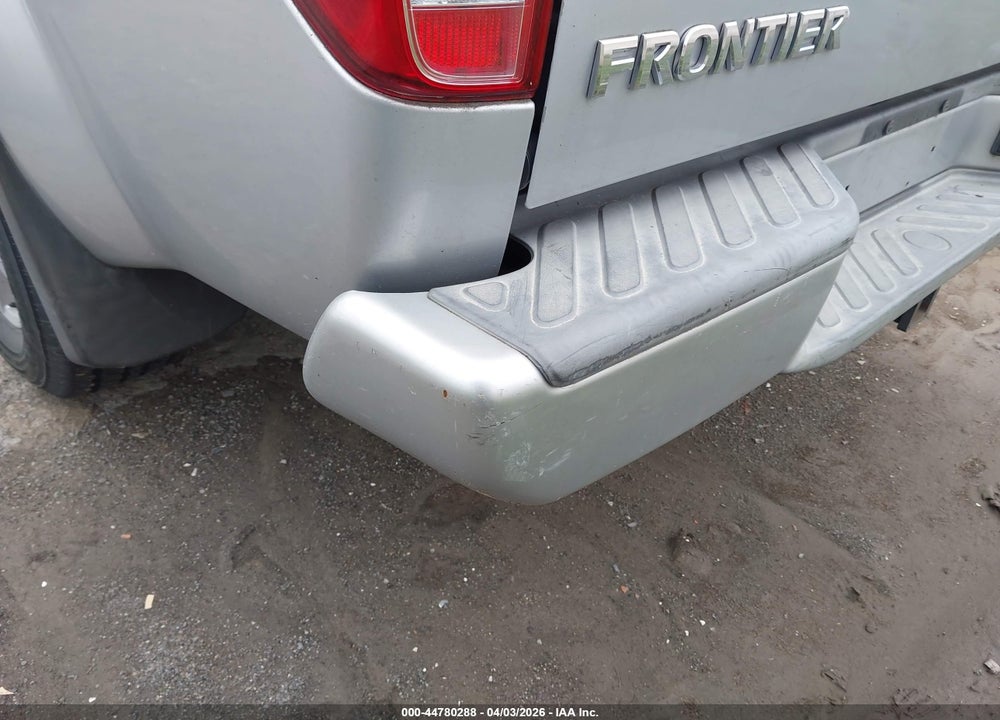 2006 NISSAN FRONTIER LE VIN: 1N6AD07U66C408265