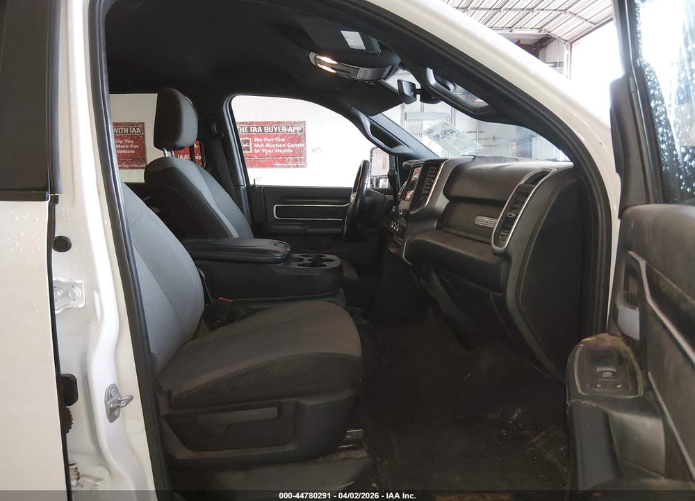 2024 RAM 2500 BIG HORN  4X4 6'4 BOX VIN: 3C6UR5DL6RG340407