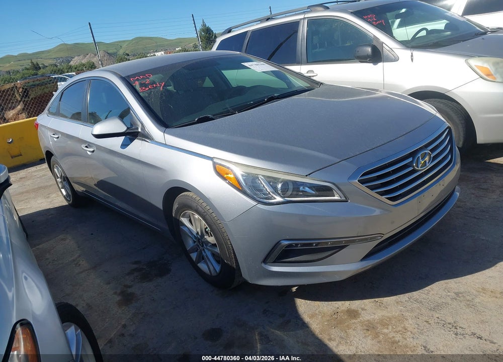 2015 HYUNDAI SONATA SE VIN: 5NPE24AF5FH194823