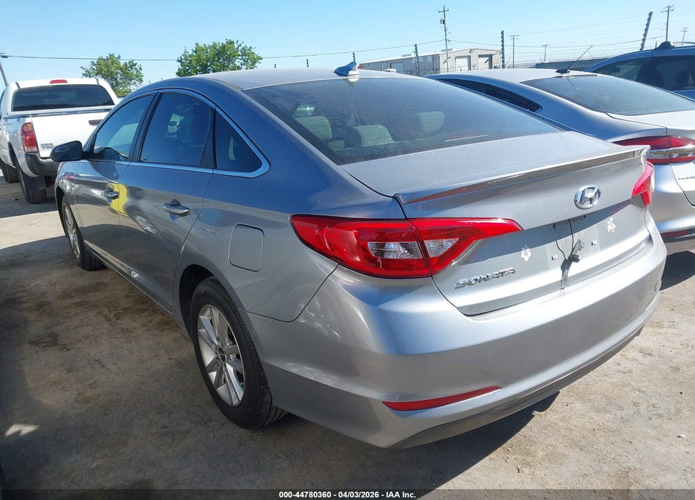 2015 HYUNDAI SONATA SE VIN: 5NPE24AF5FH194823