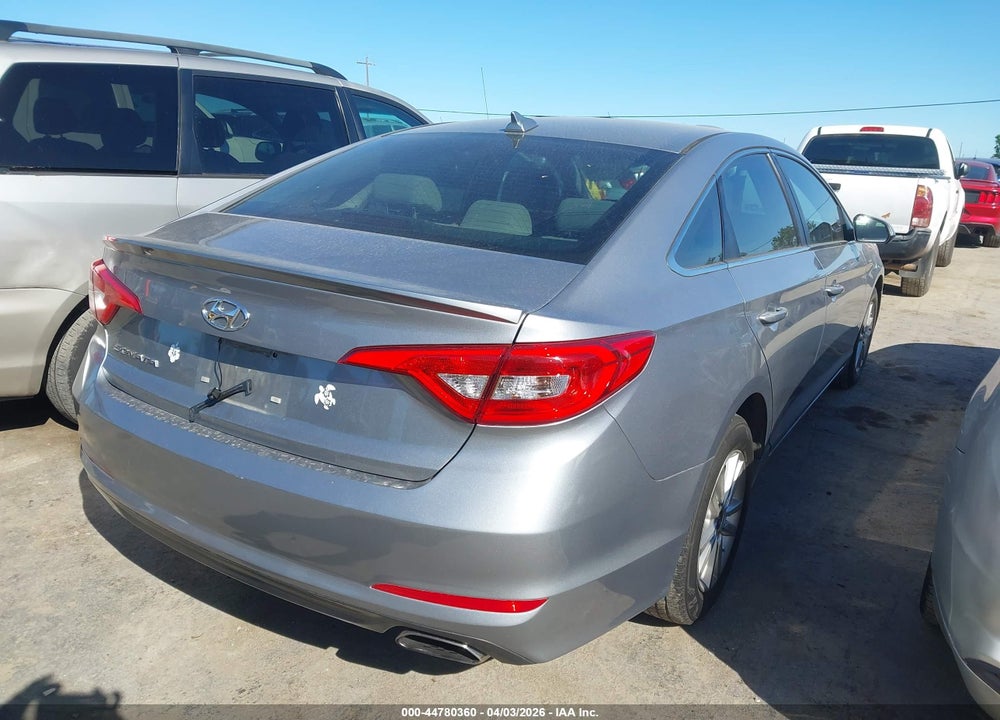2015 HYUNDAI SONATA SE VIN: 5NPE24AF5FH194823