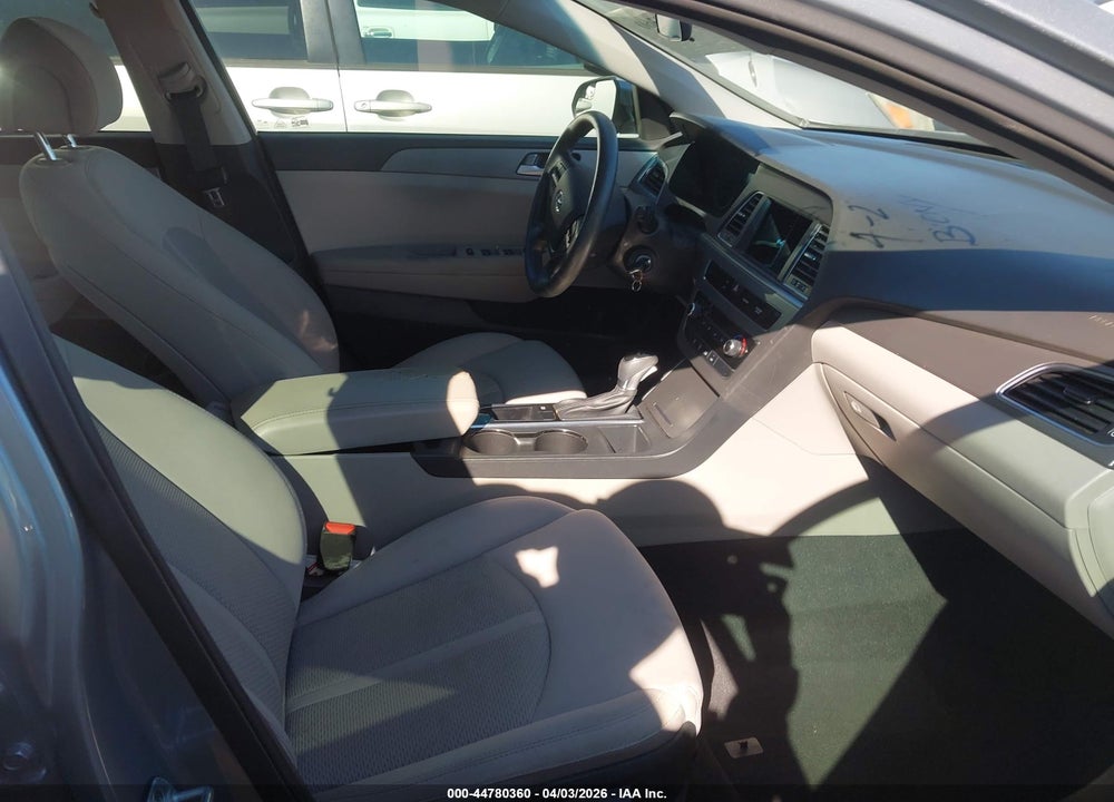 2015 HYUNDAI SONATA SE VIN: 5NPE24AF5FH194823