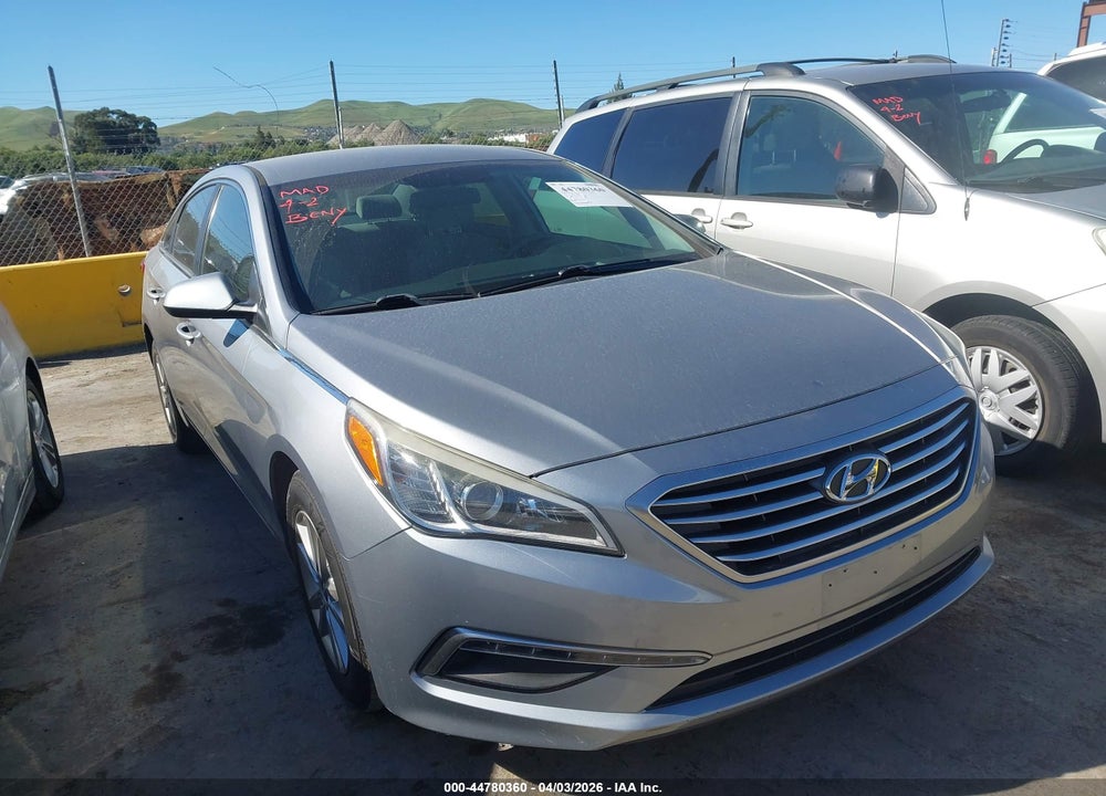 2015 HYUNDAI SONATA SE VIN: 5NPE24AF5FH194823