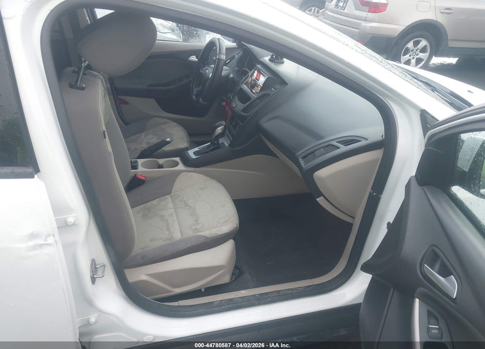 2014 FORD FOCUS SE VIN: 1FADP3K26EL326247