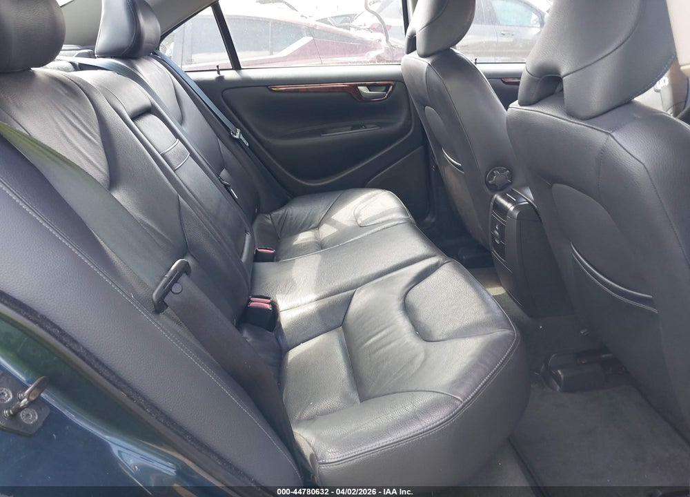 2006 VOLVO S60 2.5T VIN: YV1RS592162552262