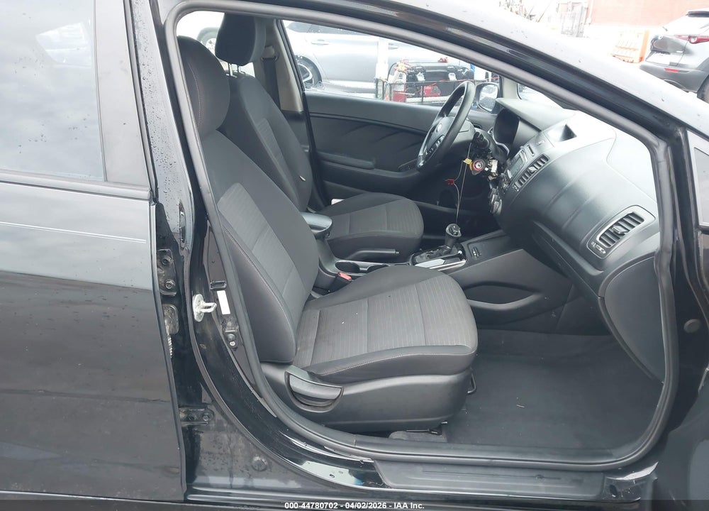 2017 KIA FORTE LX VIN: 3KPFL4A71HE123376