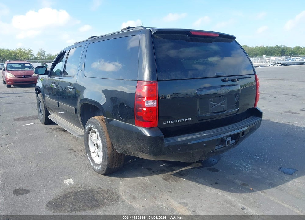2014 CHEVROLET SUBURBAN 1500 LT VIN: 1GNSKJE71ER135934