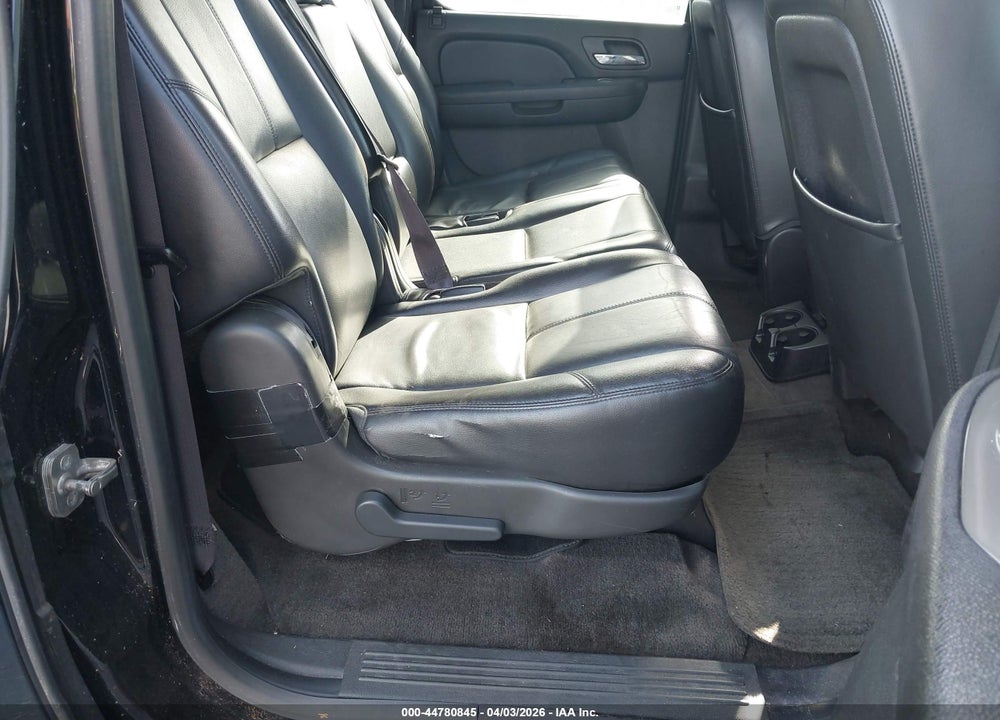2014 CHEVROLET SUBURBAN 1500 LT VIN: 1GNSKJE71ER135934
