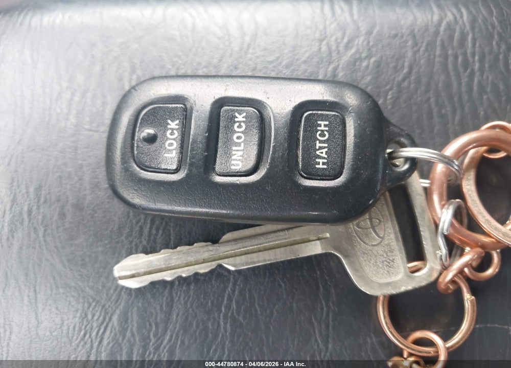 2004 TOYOTA MATRIX XR VIN: 2T1KR38E34C288835