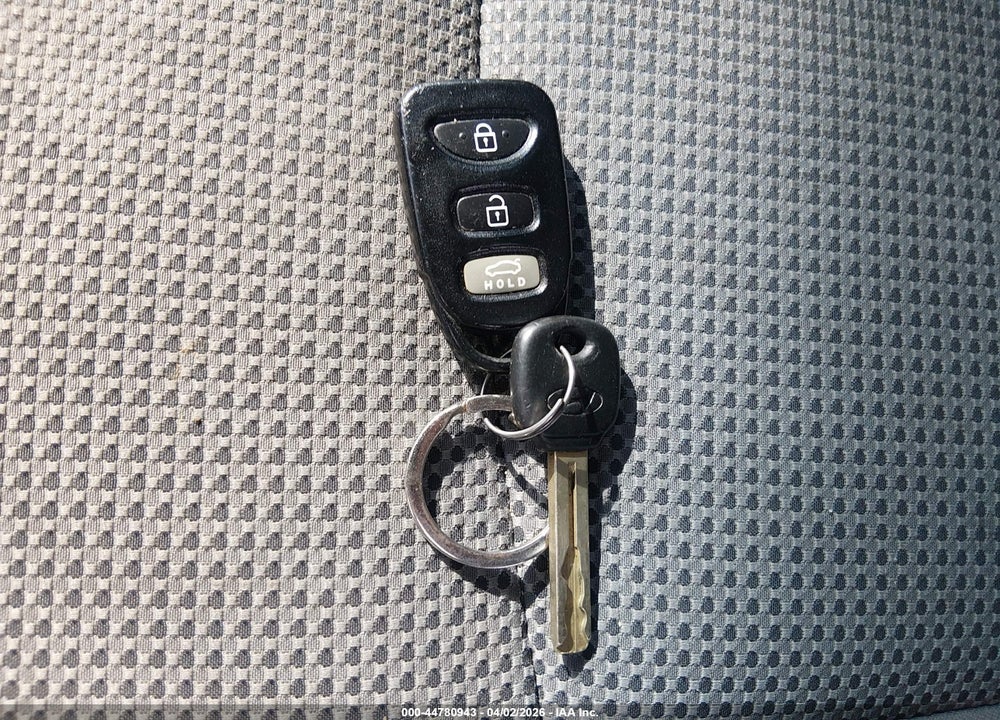 2014 HYUNDAI SONATA GLS VIN: 5NPEB4AC0EH832223
