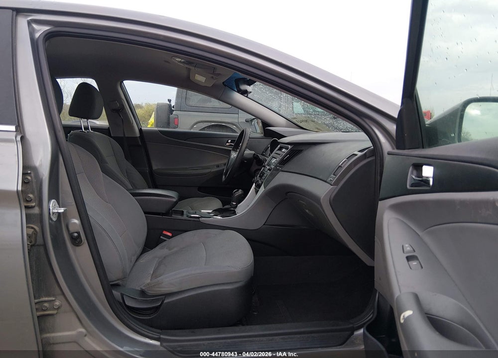2014 HYUNDAI SONATA GLS VIN: 5NPEB4AC0EH832223