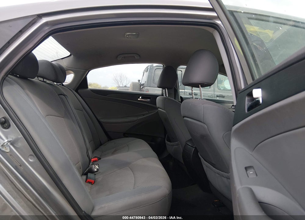 2014 HYUNDAI SONATA GLS VIN: 5NPEB4AC0EH832223