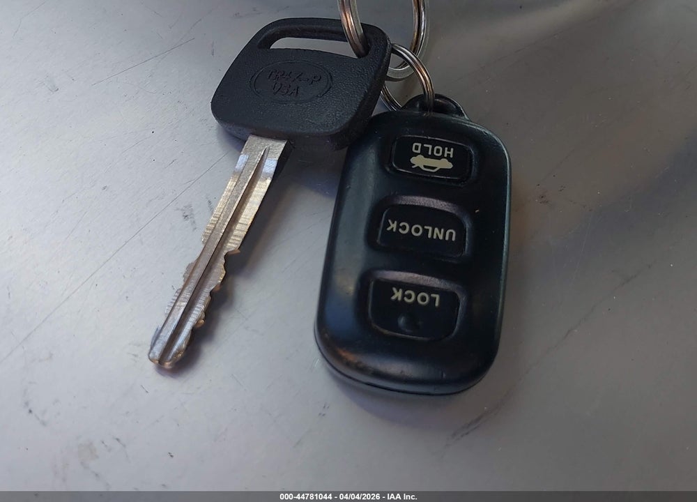 2005 TOYOTA CAMRY LE VIN: 4T1BE30K35U522940