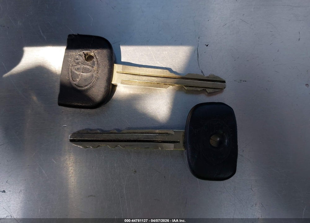 2000 TOYOTA TACOMA VIN: 5TENL42N2YZ686146