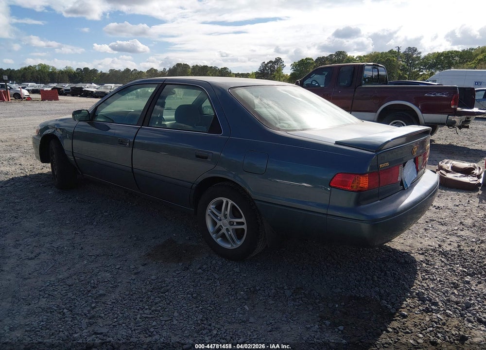 2001 TOYOTA CAMRY LE VIN: 4T1BG22K71U847909