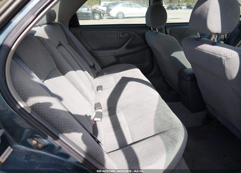 2001 TOYOTA CAMRY LE VIN: 4T1BG22K71U847909