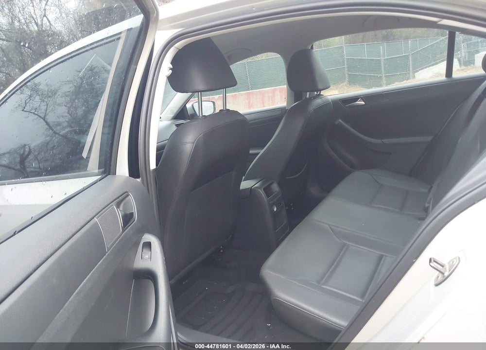 2011 VOLKSWAGEN JETTA 2.5L SE VIN: 3VWDZ7AJ6BM319245