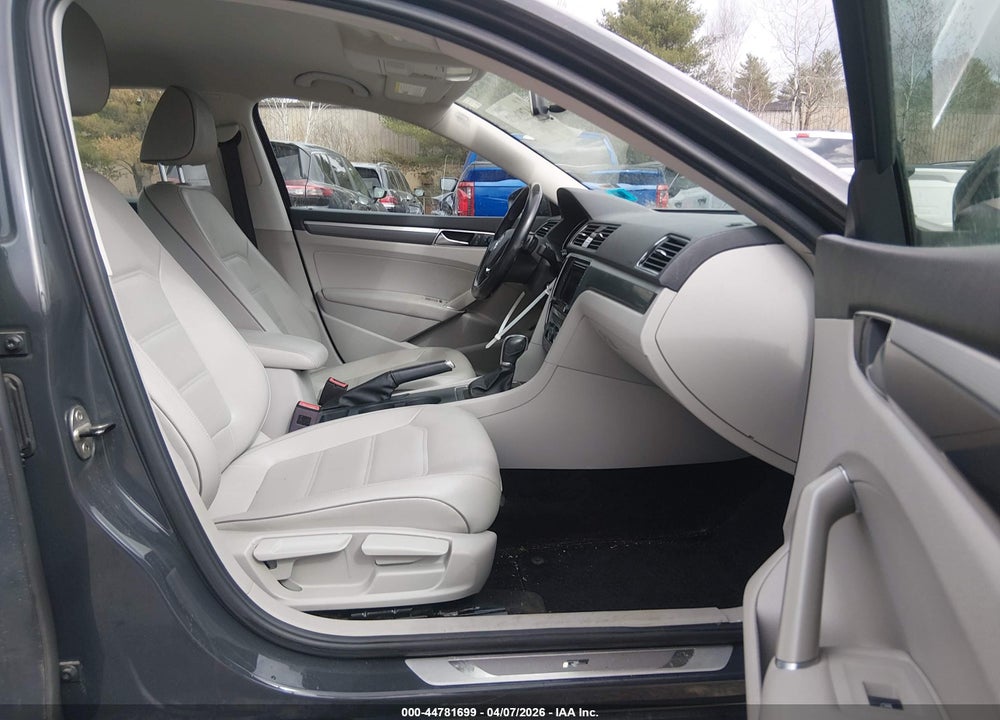 2018 VOLKSWAGEN PASSAT 2.0T R-LINE/2.0T S VIN: 1VWAA7A37JC003316