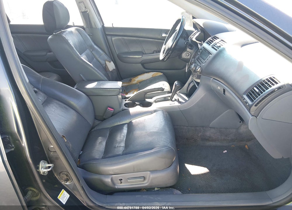 2004 HONDA ACCORD 3.0 EX VIN: 1HGCM66544A070982