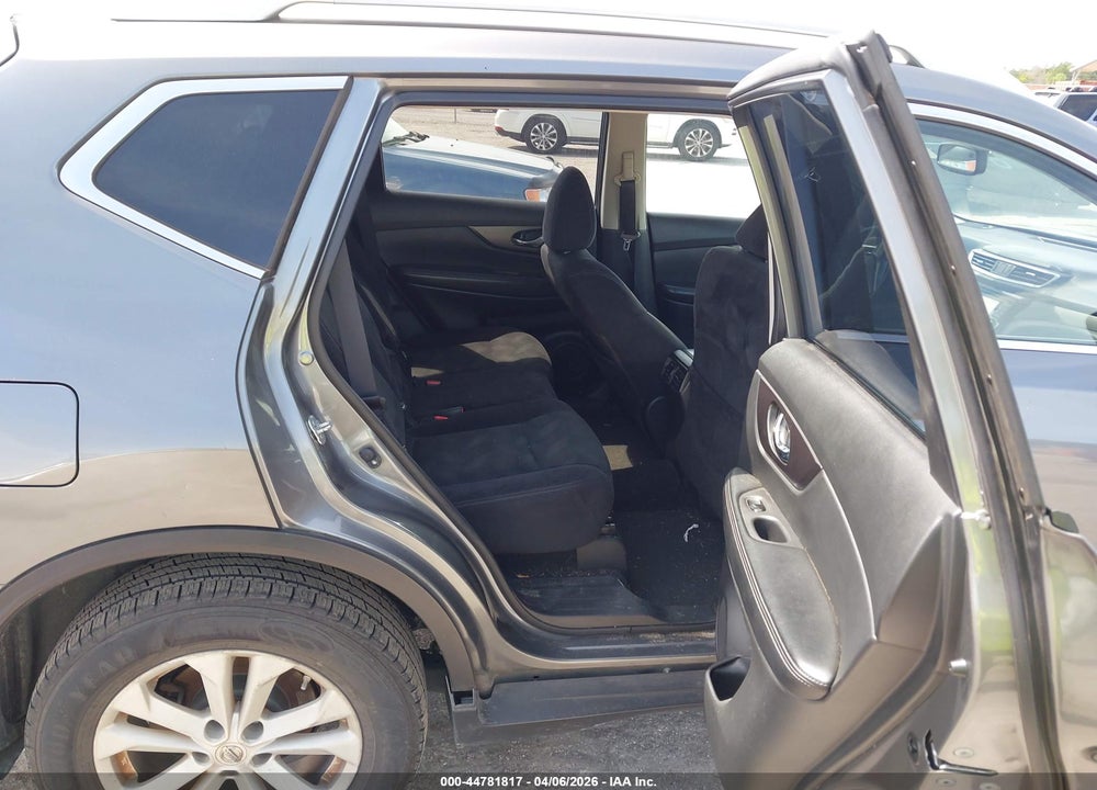 2016 NISSAN ROGUE SV VIN: JN8AT2MTXGW012082
