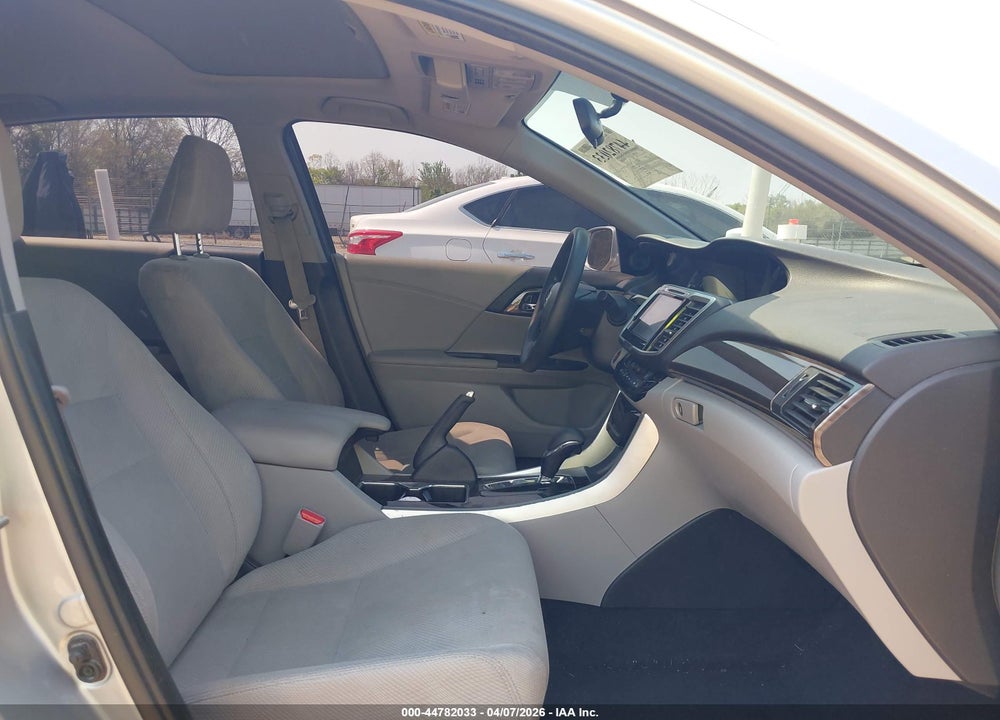 2017 HONDA ACCORD EX VIN: 1HGCR2F70HA132766