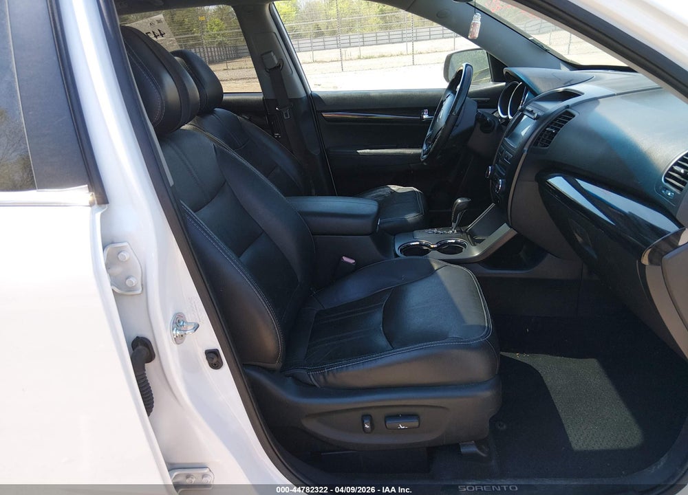 2012 KIA SORENTO SX V6 VIN: 5XYKW4A21CG262994