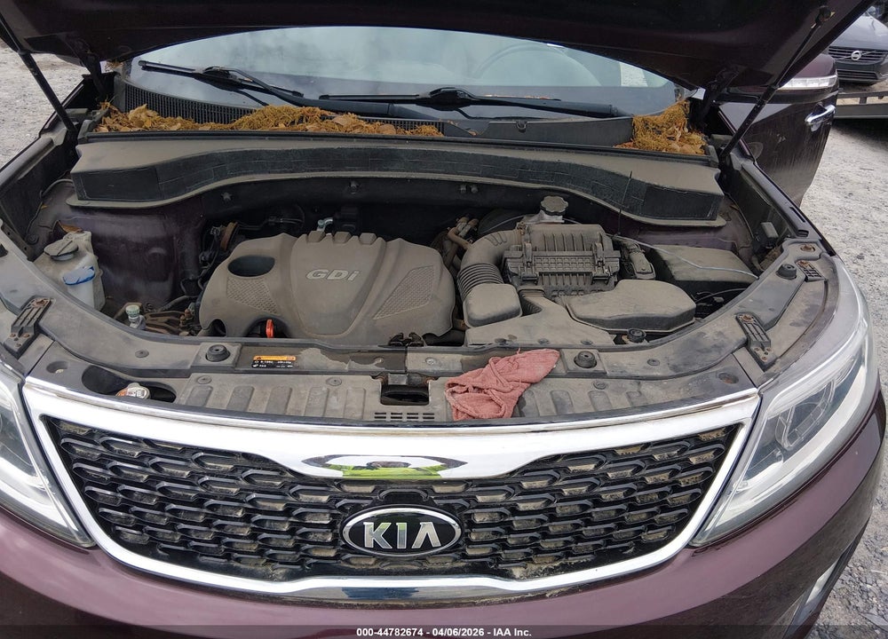 2015 KIA SORENTO LX VIN: 5XYKTCA64FG652871