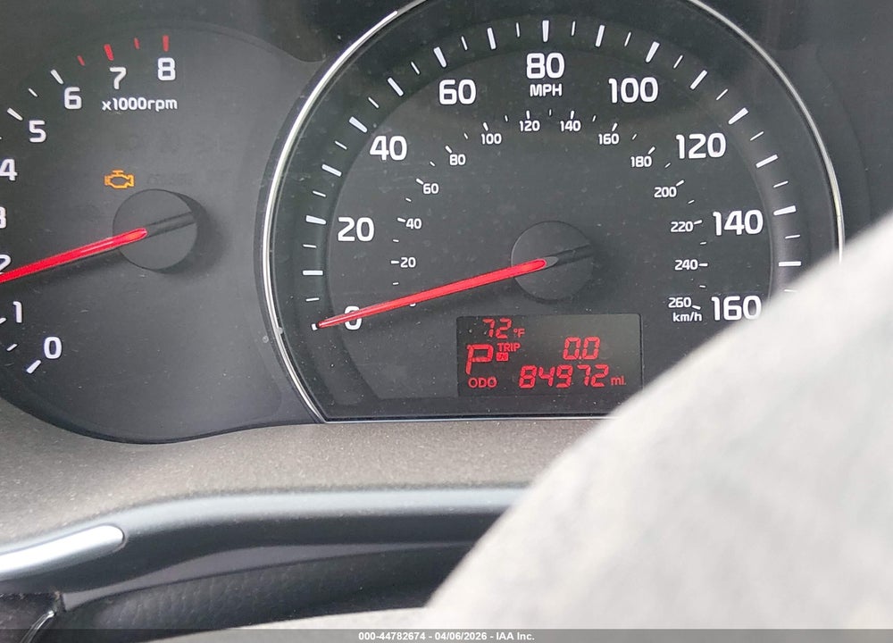 2015 KIA SORENTO LX VIN: 5XYKTCA64FG652871