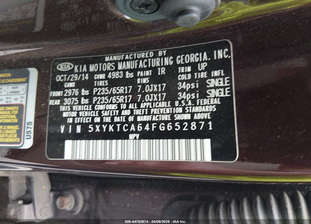 2015 KIA SORENTO LX VIN: 5XYKTCA64FG652871