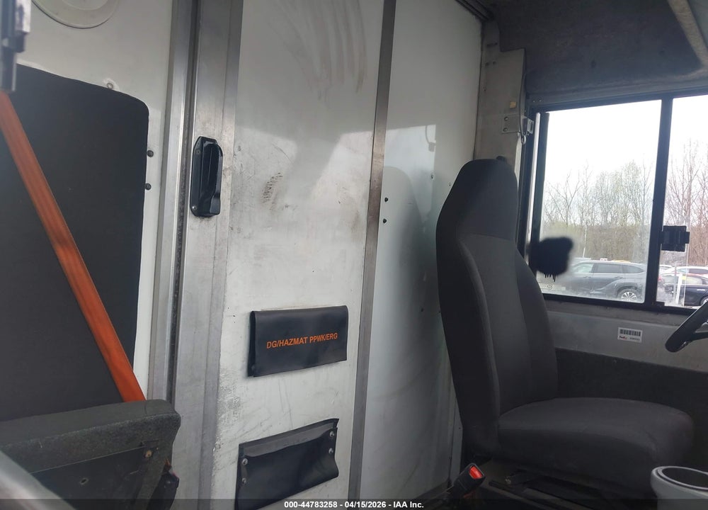 2016 ISUZU NPR VIN: JALB4T174G7W01647