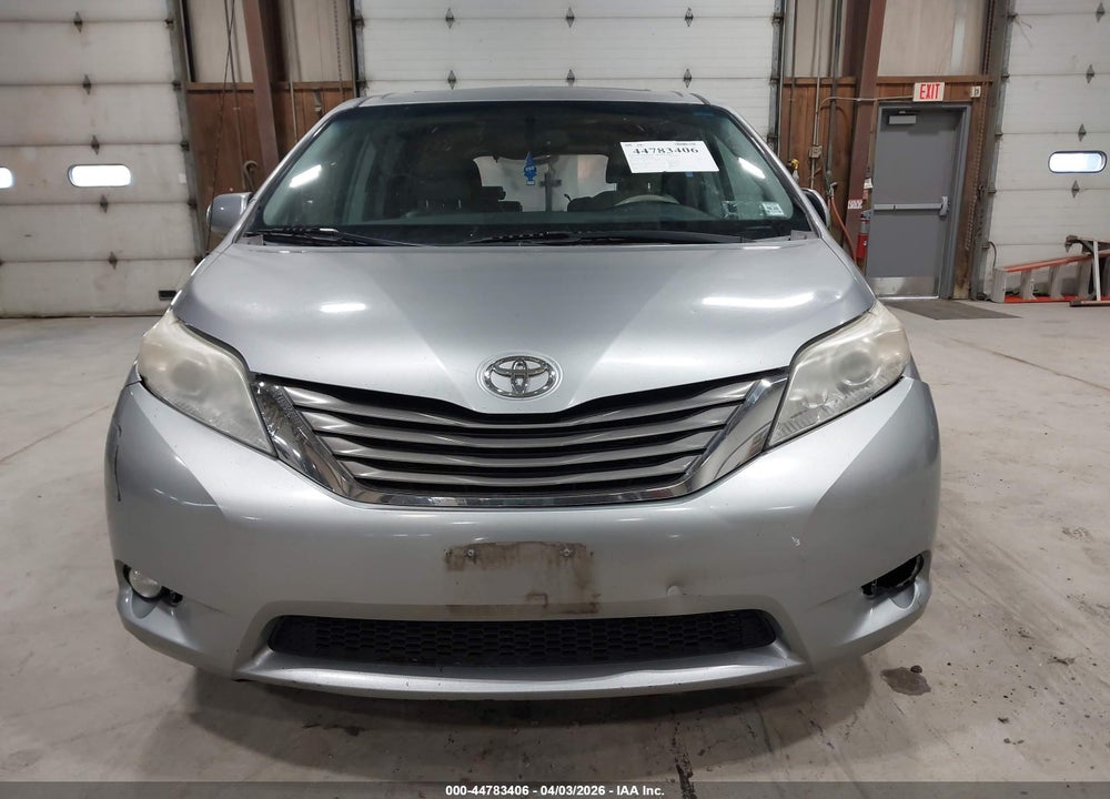 2011 TOYOTA SIENNA XLE V6 VIN: 5TDYK3DC4BS027883